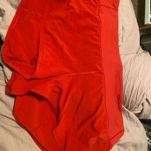 Lululemon 2.5 red speed up shorts